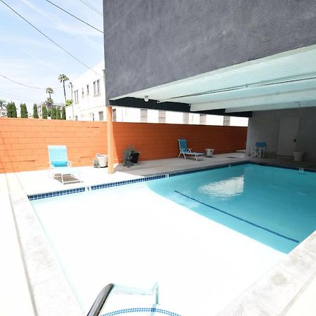 Hollywood Business Suites Los Angeles Exterior photo